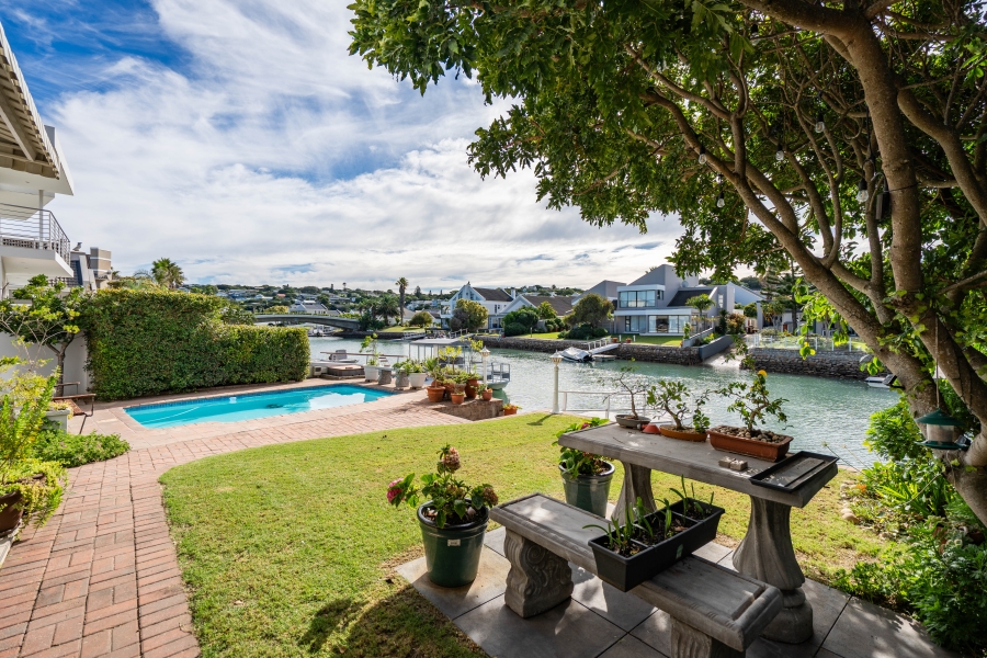 5 Bedroom Property for Sale in Royal Alfred Marina Eastern Cape